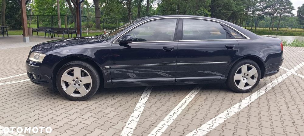 Audi A8 4.2 L Quattro - 5