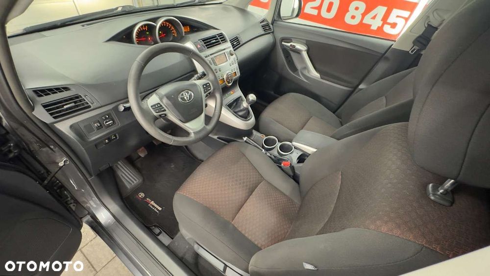 Toyota Verso - 23