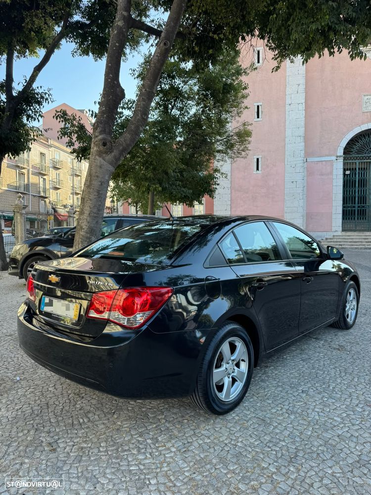 Chevrolet Cruze 1.6 LS - 4