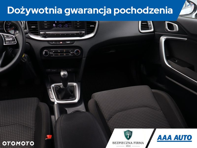 Kia Ceed - 9