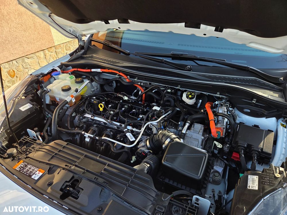 Ford Kuga 2.5 Duratec FHEV TITANIUM X - 4