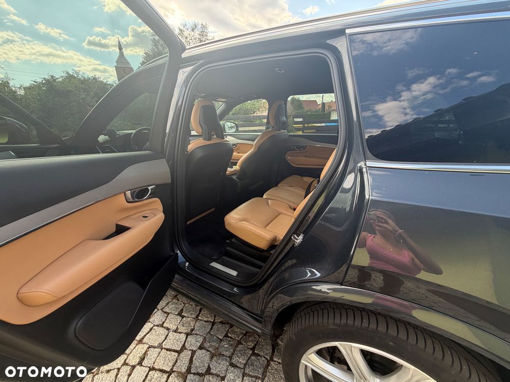 Volvo XC 90 D5 AWD Momentum - 3
