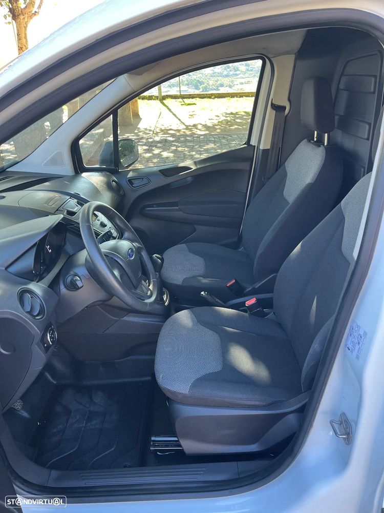 Ford Courier - 3