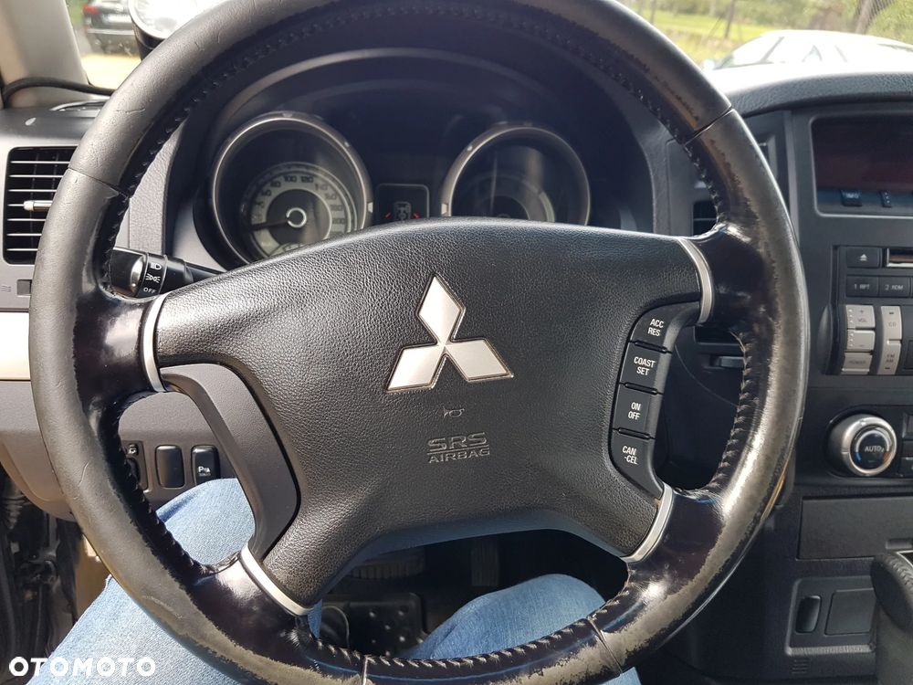Mitsubishi Pajero 3.2 DI-D Automatik Intense - 21