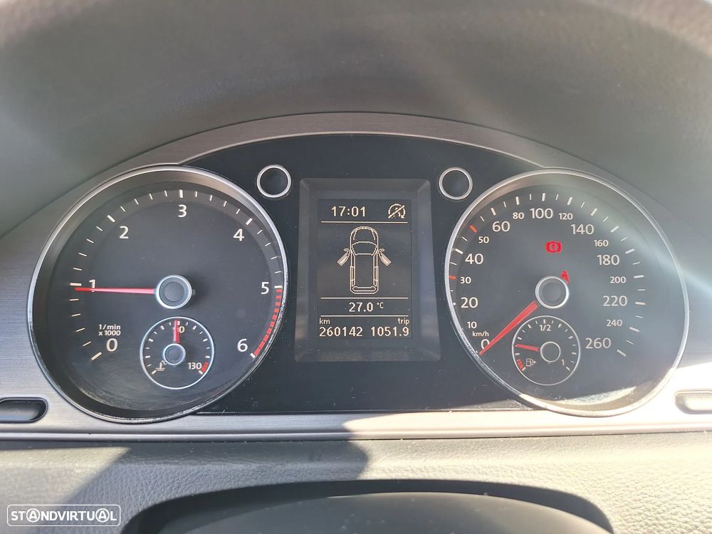 VW Passat Variant 1.6 TDI Edition Con.BM - 14