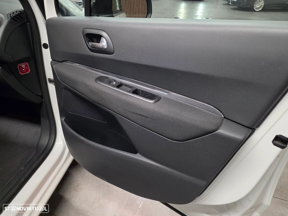 Peugeot 5008 e-HDI 115 ETG6 Stop&Start Active - 14