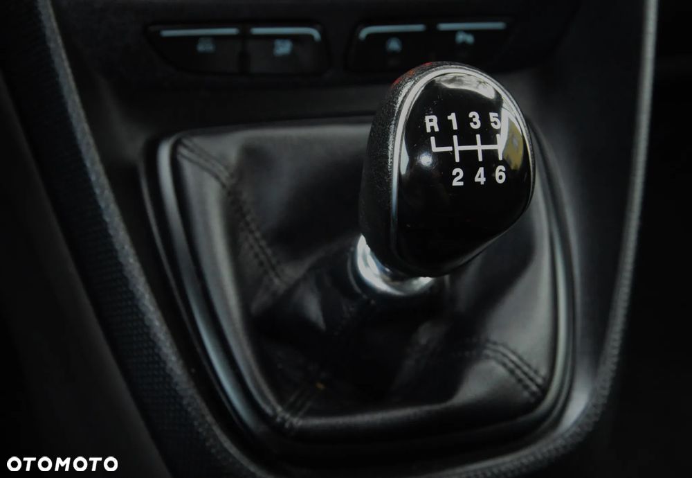 Ford Tourneo Connect - 26