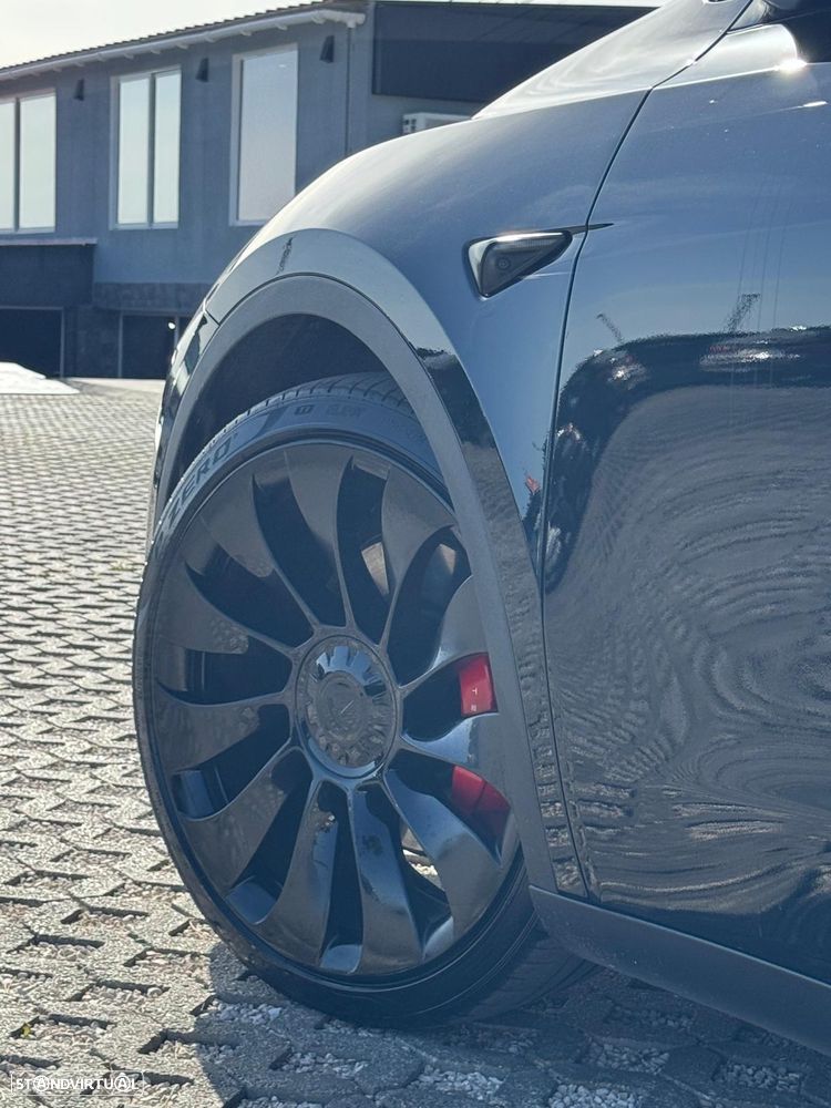 Tesla Model Y Performance Tração Integral - 28