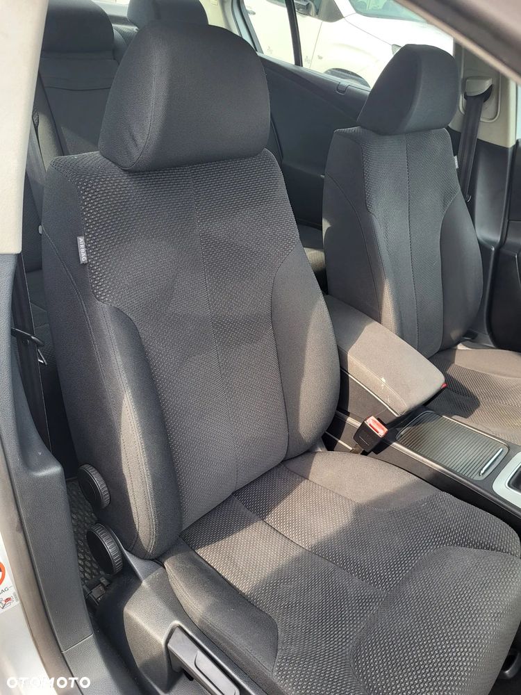 Volkswagen Passat 1.8 TSI Trendline - 14