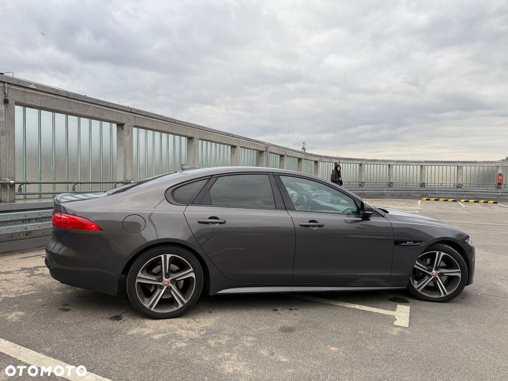 Jaguar XF 2.0 i4D R-Sport - 12