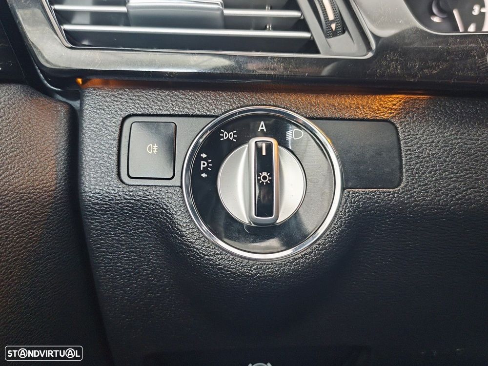 Mercedes-Benz E 250 BlueTEC Avantgarde Auto. - 29