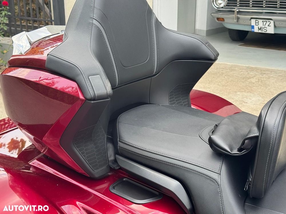 Honda GL 1800 Gold Wing - 11