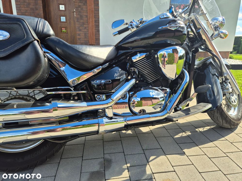 Suzuki Intruder - 7