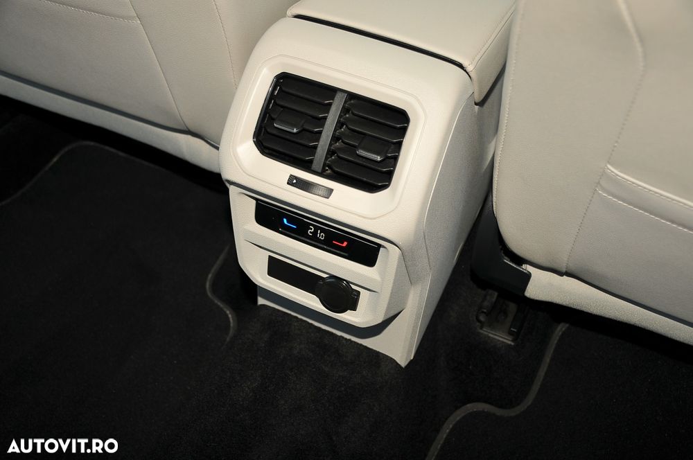 Volkswagen Tiguan 2.0 TDI SCR 4MOTION DSG Elegance - 38