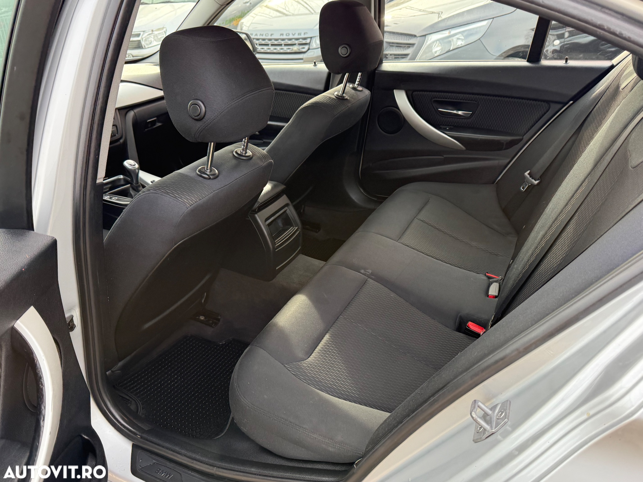 BMW Seria 3 318d Blue Performance - 12