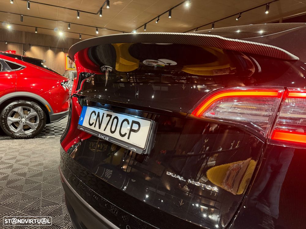 Tesla Model Y Long Range Dual Motor AWD - 12