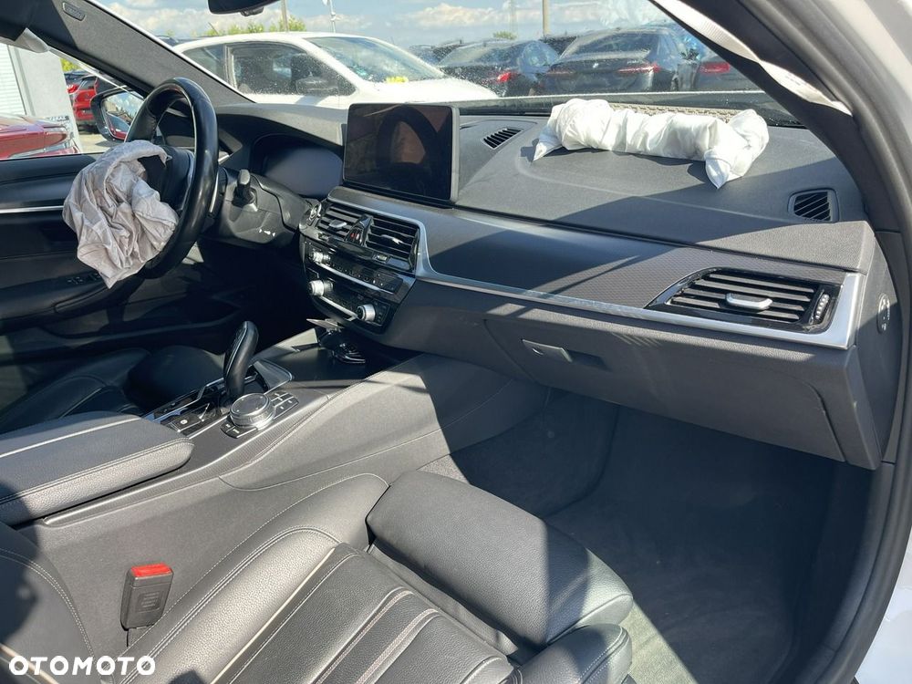 BMW Seria 5 520d xDrive Sport - 11