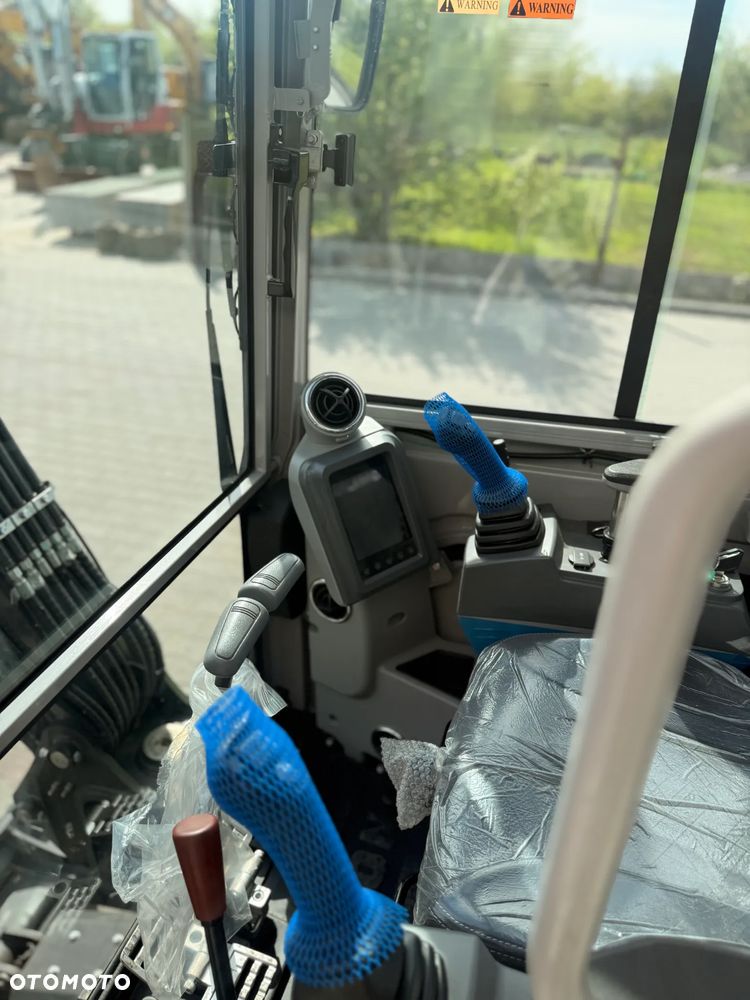 Zoomlion ZE26GU | FABRYCZNIE NOWA | Silnik KUBOTA | 3 ŁYŻKI | SZYBKOZŁĄCZE HYDRAULICZNE | ZE27GU - 28