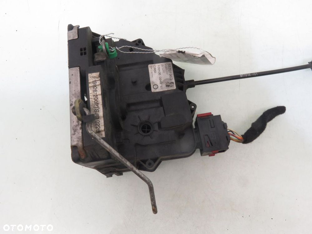 ZAMEK LEWY PRZEDNI FIAT GRANDE PUNTO 55701963 6 PIN - 6