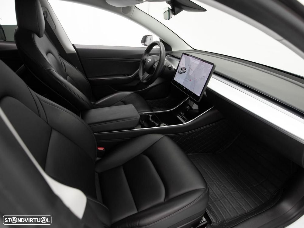 Tesla Model 3 - 11