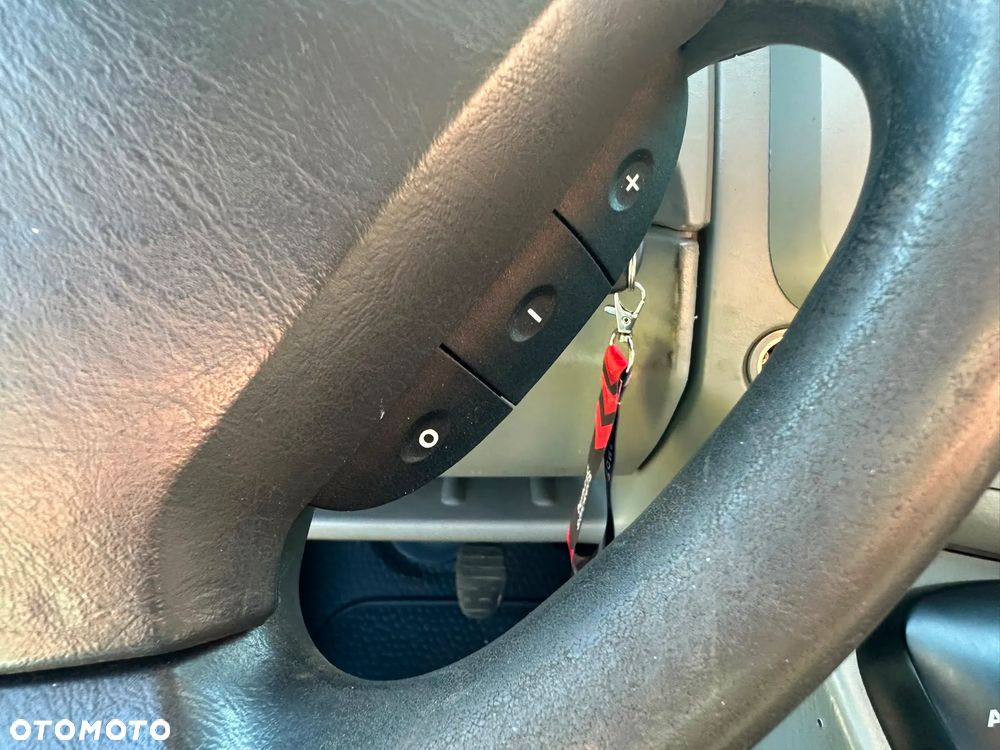 Opel Vivaro 2.5 diesel 145kM 2008 rok, automat, HAK, orginalny przebieg! BEZWYPADKOWY - 28