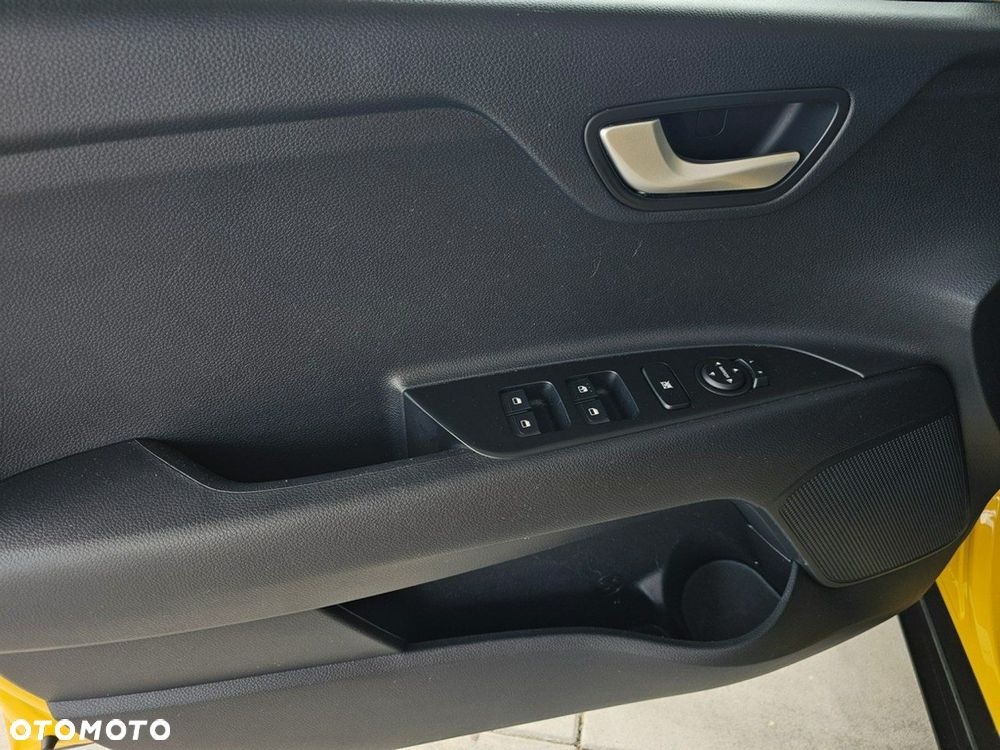 Kia Stonic - 12