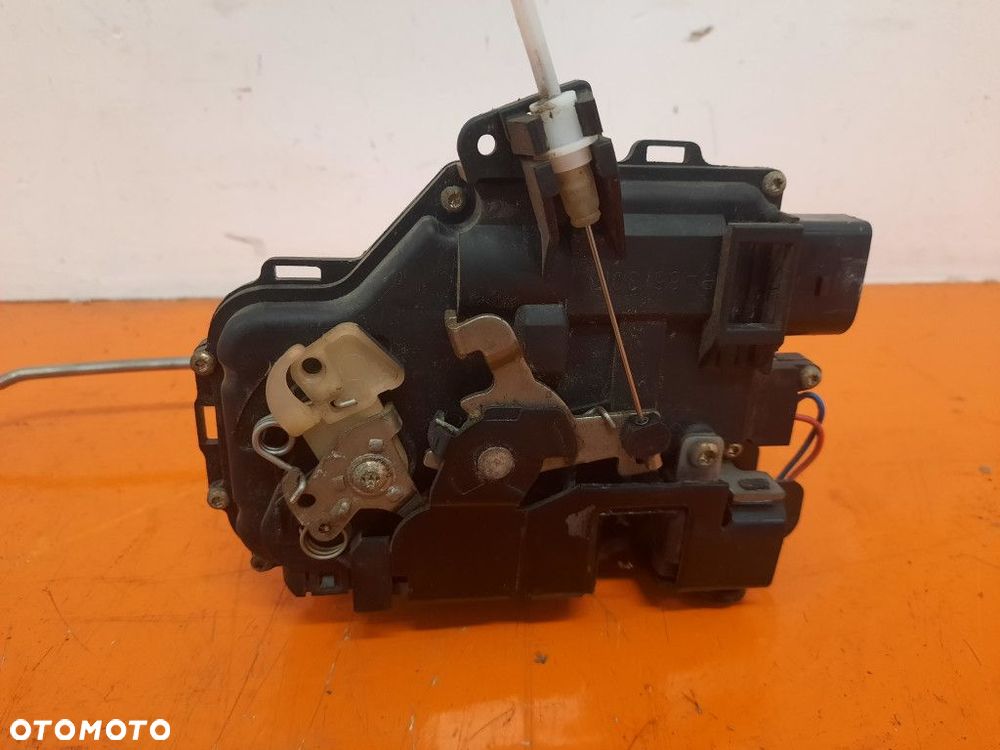 AUDI A4 B6 00-05 ZAMEK DRZWI PRZÓD LEWY 4B1837015G LZ9W - 4