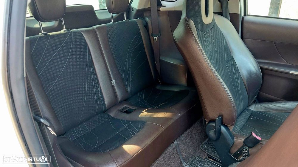 Toyota iQ 1.0 VVT-i - 11