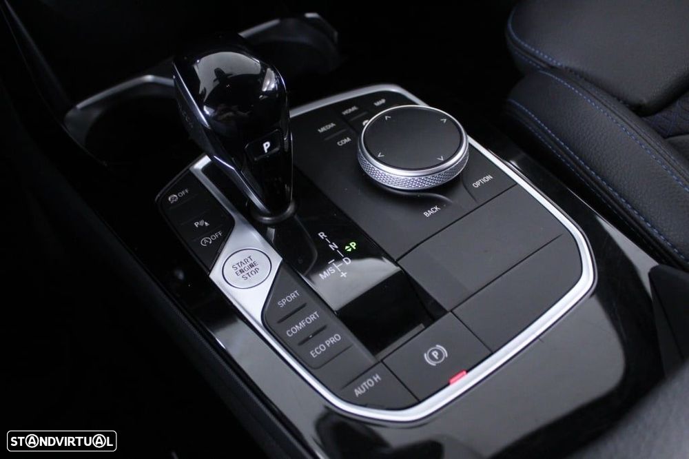 BMW 116 d Pack Desportivo M Auto - 34