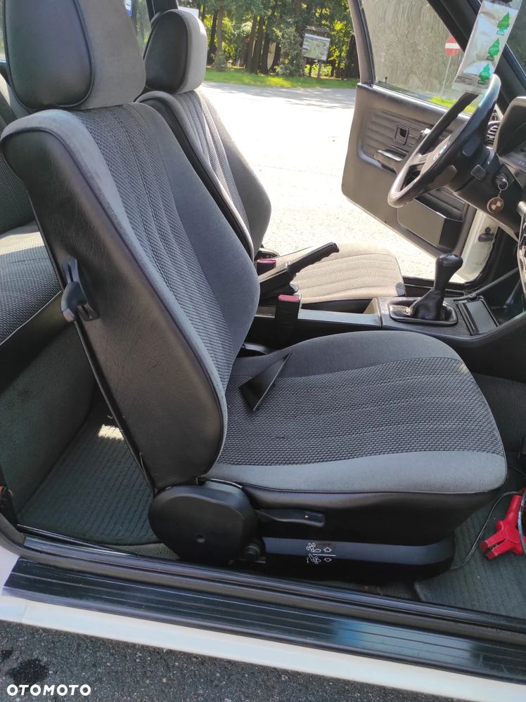 BMW Seria 3 318i - 21