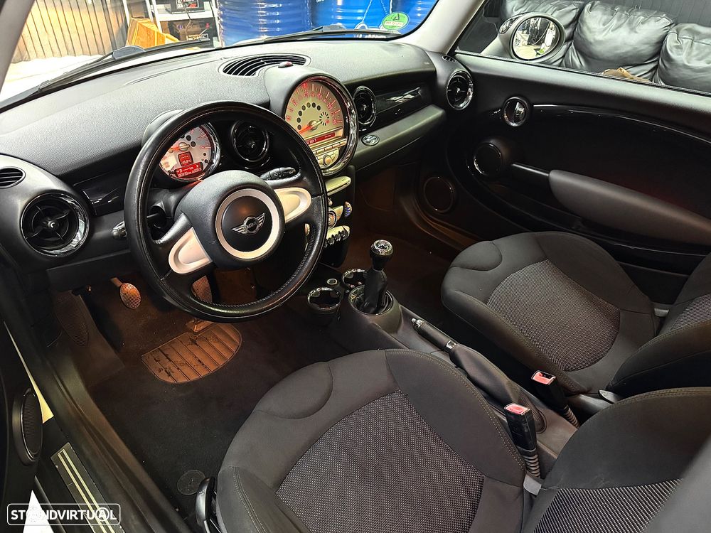 MINI 3 Portas One 1.4 - 14