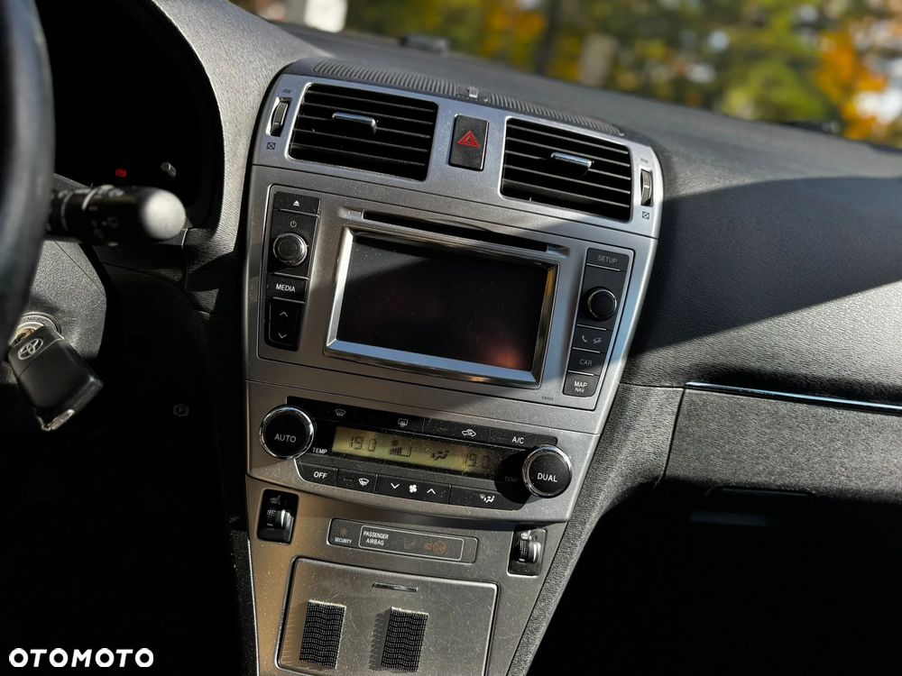 Toyota Avensis - 9