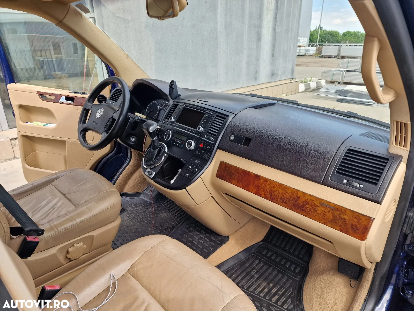 Volkswagen Multivan - 7