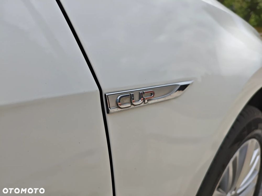 Volkswagen Golf 1.6 TDI BlueMotion Technology Cup - 33