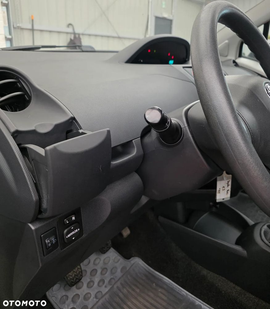 Toyota Yaris ver-2-0-comfort - 13