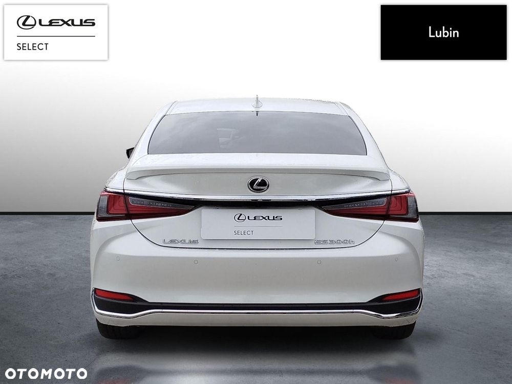 Lexus ES - 4