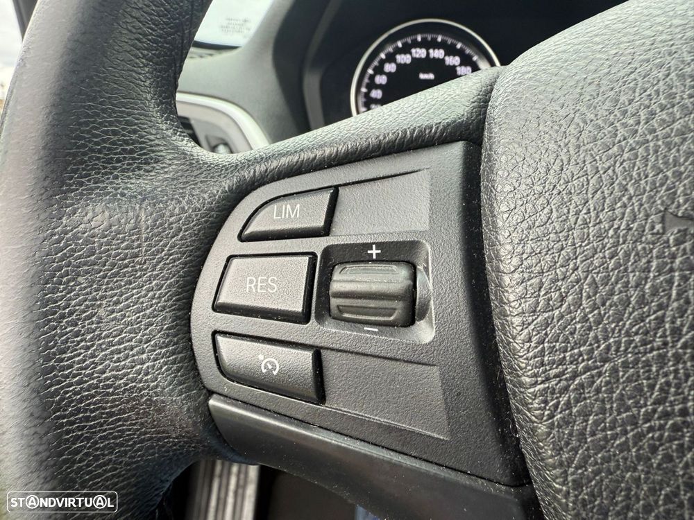 BMW 118 d Aut. Sport Line - 25