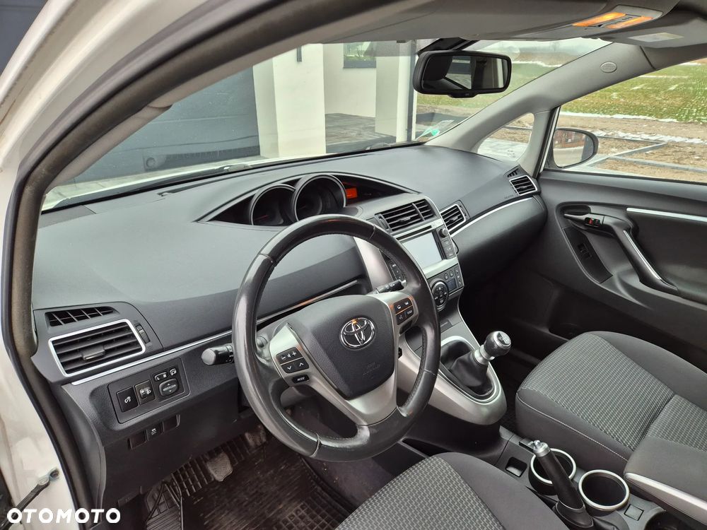 Toyota Verso 1.6 D-4D Premium - 28