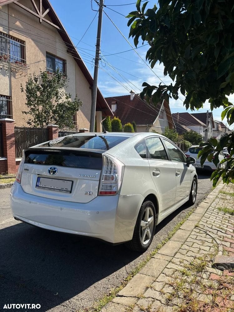 Toyota Prius - 5