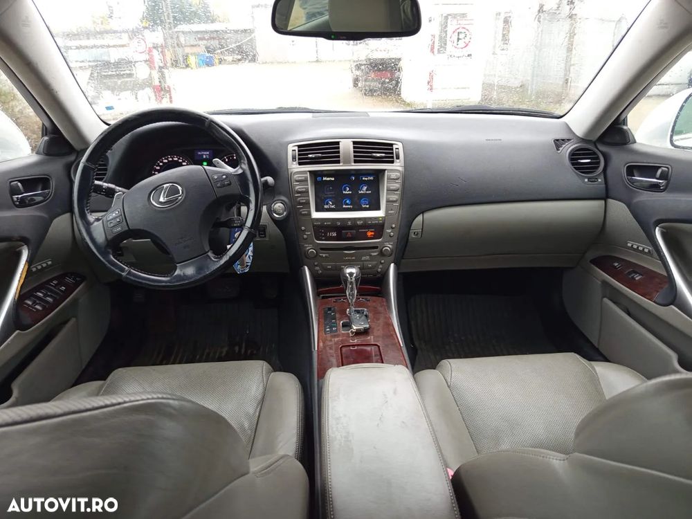 Lexus Seria IS 250 2.5 V6 Aut Luxury - 5