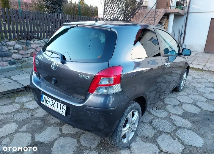 Toyota Yaris 1.33 Premium - 6