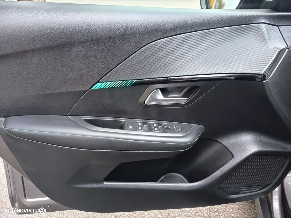 Peugeot 208 1.2 Hybrid Allure e-DCS6 - 17