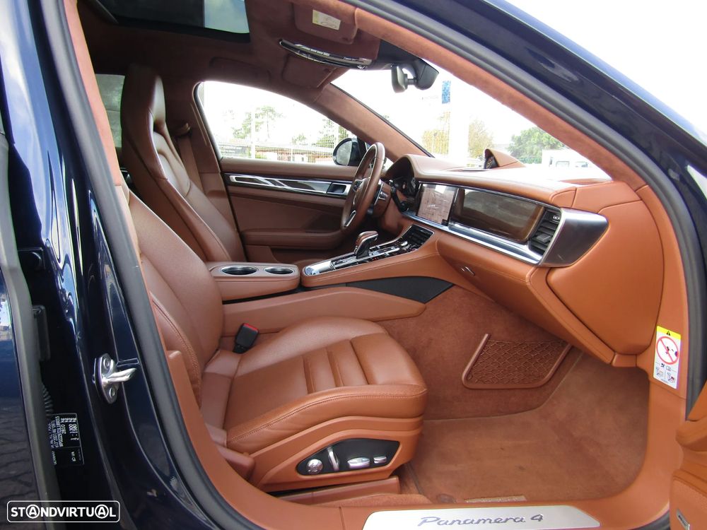 Porsche Panamera Sport Turismo 4 E-Hybrid - 26