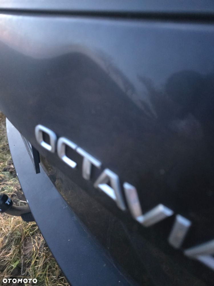 Klapa tył  skoda  octavia  III  kombi  w  kolorze  LF9R - 5