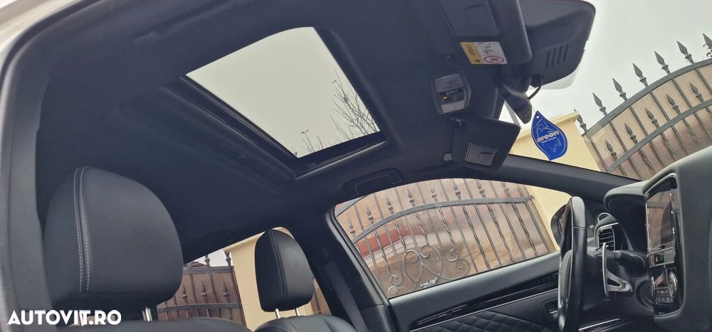 Mitsubishi Outlander 2.4 4WD Plug-In Hybrid Diamant+ - 14