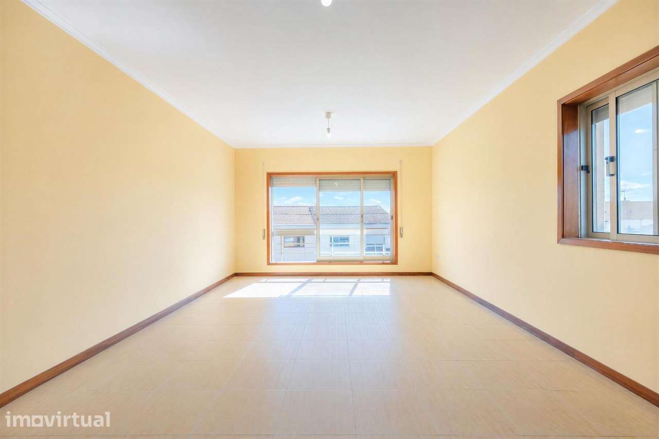Apartamento T3 com Duas Garagens Fechadas em Águas Santas, Maia - Grande imagem: 2/41