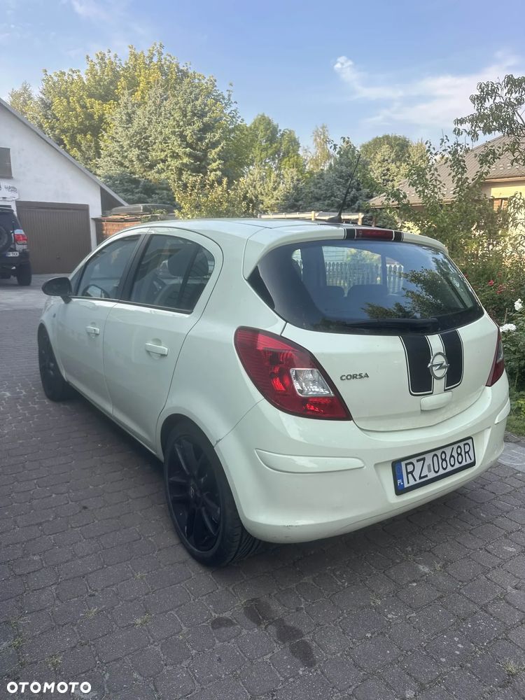 Opel Corsa 1.2 16V Cosmo - 7