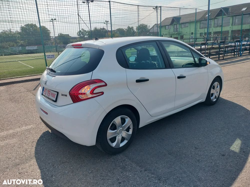 Peugeot 208 - 13