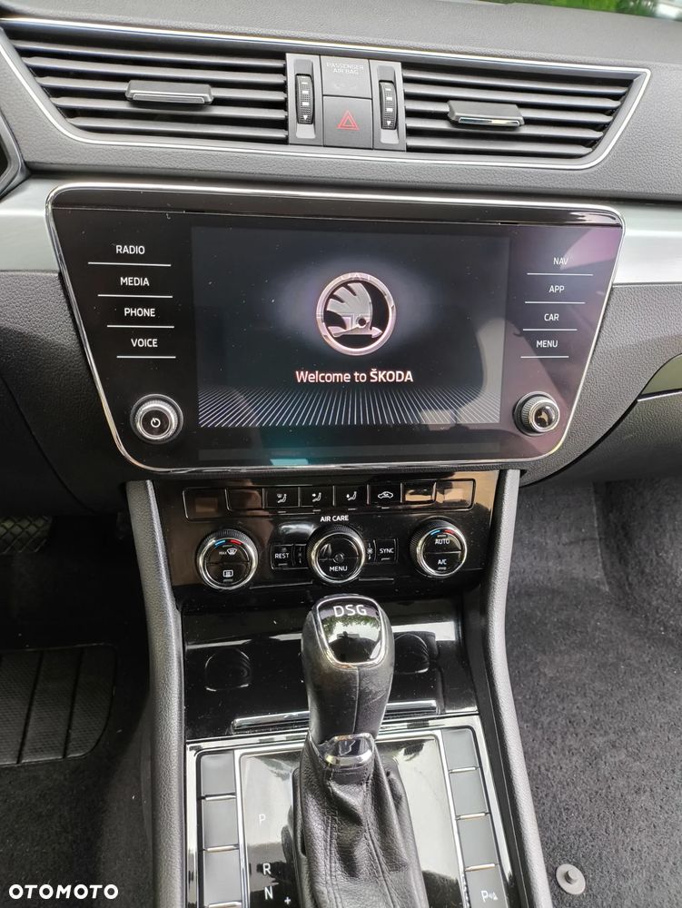 Skoda Superb 2.0 TDI Ambition DSG - 8