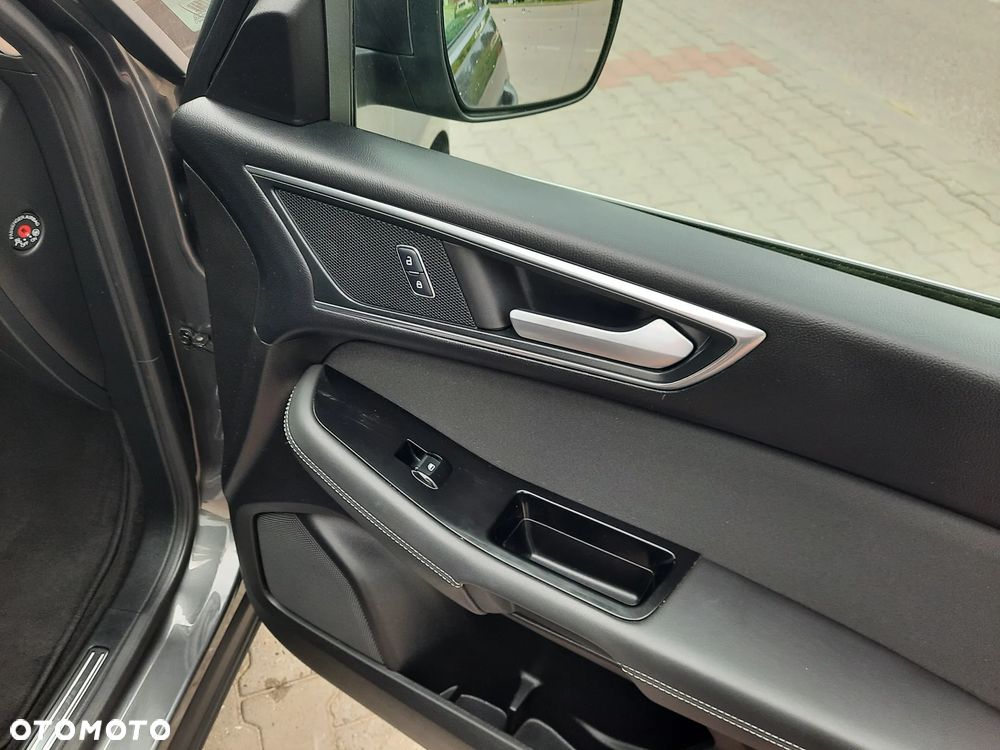 Ford S-Max - 16